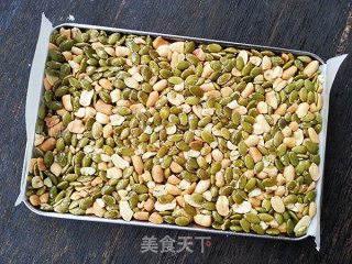 瓜子花生糖的做法步骤：6