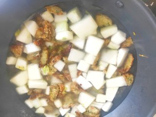 消灭家里丸子新吃法：简单快手冬瓜丸子汤的做法步骤：5