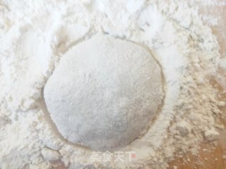 小白也能做出的简单好吃的韭菜盒子的做法步骤：5