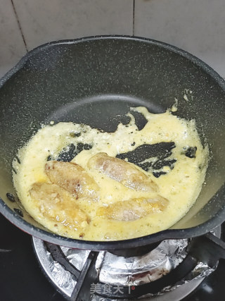 金沙鸡翅的做法步骤：9