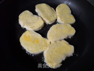 蛋煎馒头的做法步骤：5