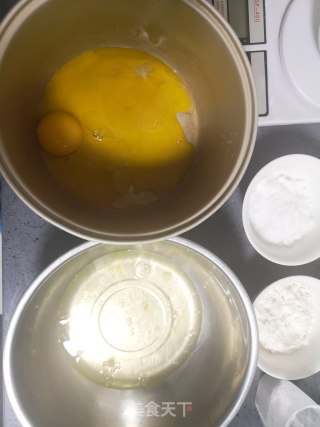 酸奶海绵蛋糕的做法步骤：2