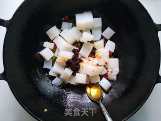 老干妈烧凉粉的做法步骤：10