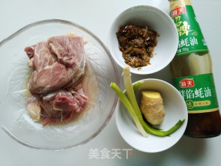 酸菜炖牛肉的做法步骤：1
