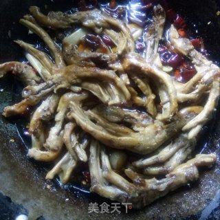干锅鸭掌的做法步骤：6