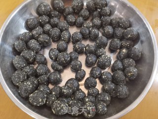 花生芝麻汤圆的做法步骤：3