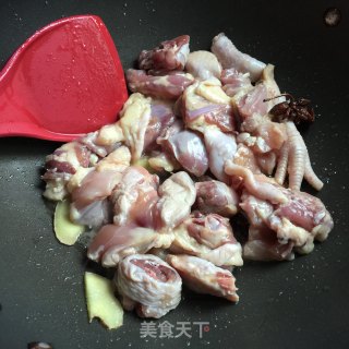 板栗焖鸡的做法步骤：4