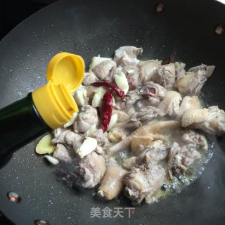 板栗焖鸡的做法步骤：6