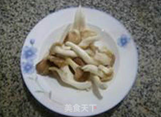 秀珍菇青菜年糕汤的做法步骤：2