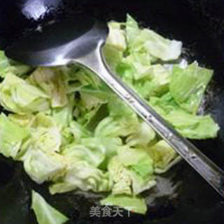 牛肉肠圆白菜炒年糕的做法步骤：8