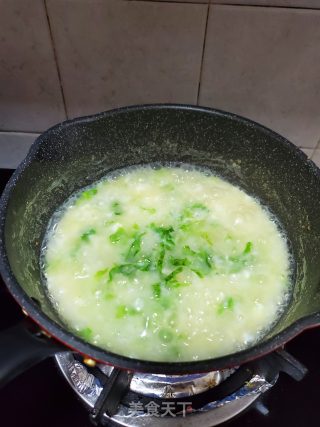 咸蛋粥的做法步骤：6