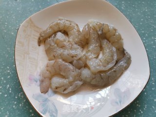 炸虾球的做法步骤：2