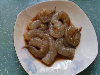 炸虾球的做法步骤：3
