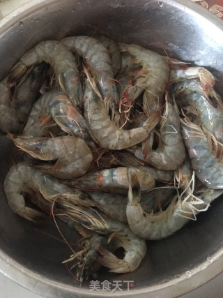 油焖大虾的做法步骤：1
