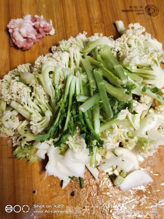 肉末炒花菜的做法步骤：1