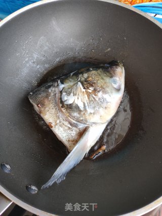 酱香鱼头冻豆腐的做法步骤：6