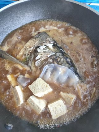 酱香鱼头冻豆腐的做法步骤：16