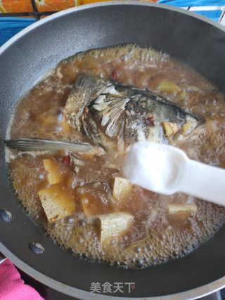 酱香鱼头冻豆腐的做法步骤：17