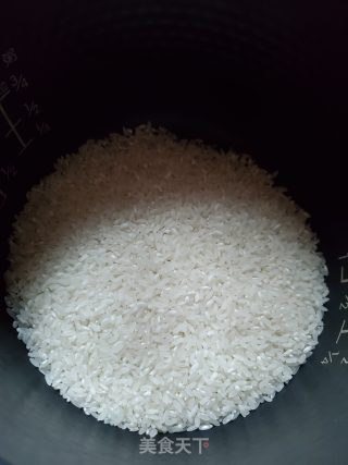 腊肠紫薯焖饭的做法步骤：1