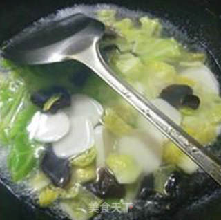 黑木耳圆白菜年糕汤的做法步骤：10