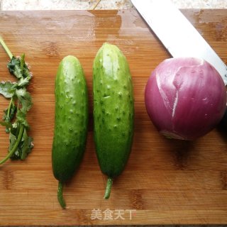 胡萝卜拌菠菜粉丝的做法步骤：2