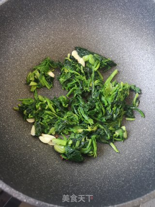 菠菜蛋花汤的做法步骤：3