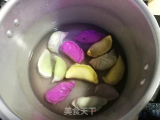 五彩饺子的做法步骤：2