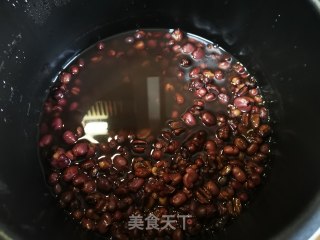 红豆糯米炸糕的做法步骤：1