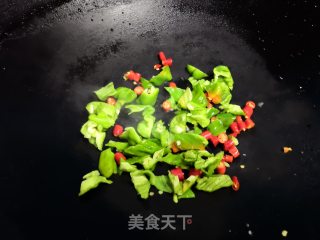 辣椒炒鸡蛋的做法步骤：4