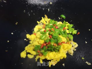 辣椒炒鸡蛋的做法步骤：6