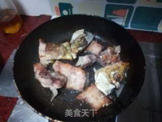 酸萝卜鲤鱼的做法步骤：6