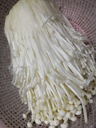 酥炸金针菇的做法步骤：1