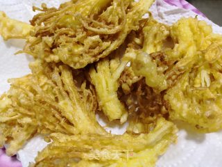酥炸金针菇的做法步骤：8