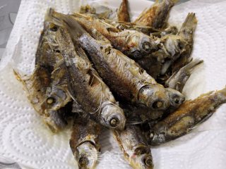煎鲫鱼的做法步骤：9