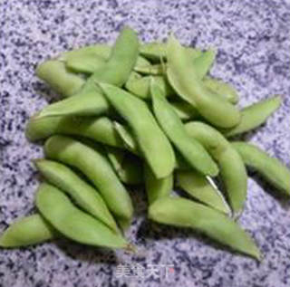 咖喱毛豆虾仁年糕的做法步骤：2