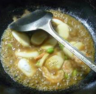 咖喱毛豆虾仁年糕的做法步骤：11