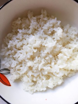 黄金米饭蛋饼的做法步骤：1