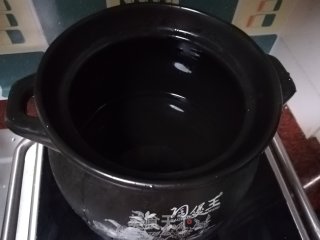 香菇鸡翅汤的做法步骤：3