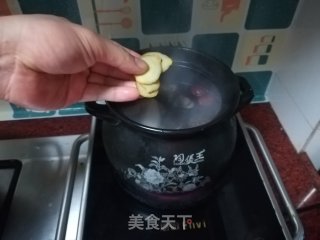 香菇鸡翅汤的做法步骤：6