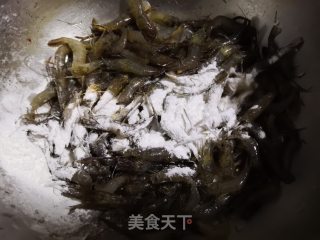 煎小虾的做法步骤：2