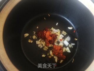 牛腩菠菜土豆粉的做法步骤：2