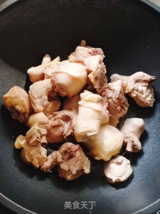 笋干烧鸡腿的做法步骤：3