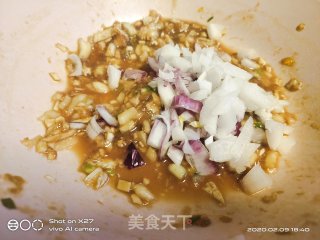 肉末香葱炒饭的做法步骤：1