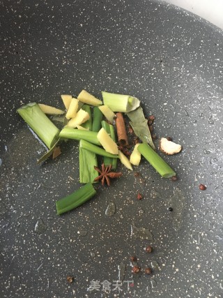 红烧驴肉的做法步骤：5