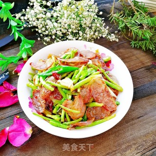 黎蒿炒香肠的做法步骤：12