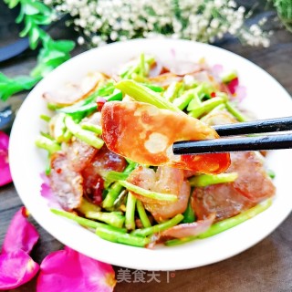 黎蒿炒香肠的做法步骤：14