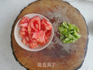 西红柿烧菜花的做法步骤：2