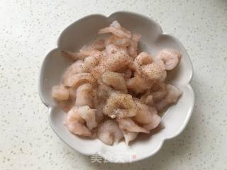 滑蛋虾仁的做法步骤：1