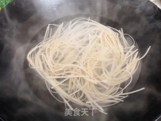 杂烩汤面的做法步骤：1