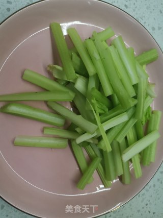 家常干煸牛肉丝的做法步骤：2